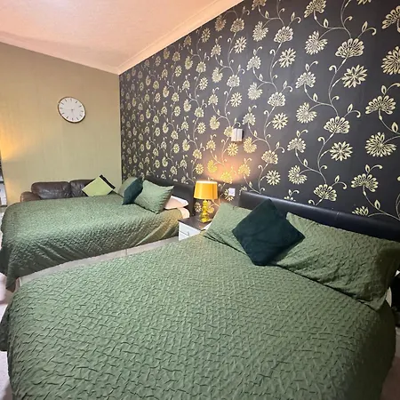 The Holmlea 3*