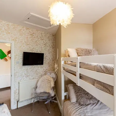 Holiday home Ocean Hot Tub - Sleeps 11 *
