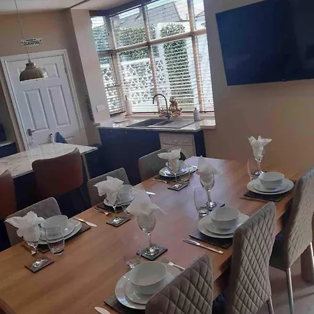Ocean Hot Tub - Sleeps 11