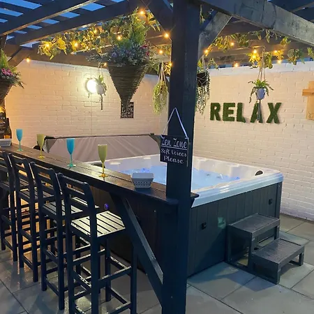 Holiday home Ocean Hot Tub - Sleeps 11 *