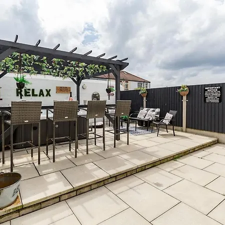 Ocean Hot Tub - Sleeps 11 Blackpool