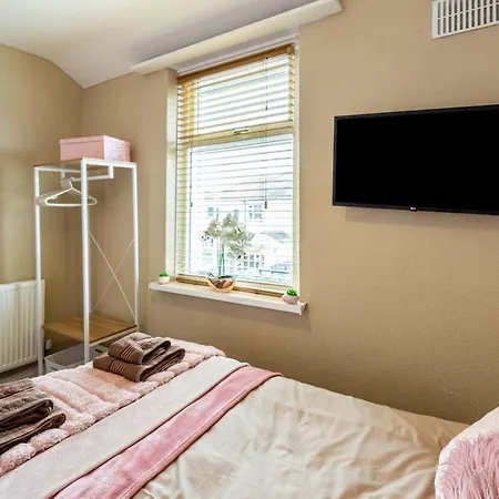 Holiday home Ocean Hot Tub - Sleeps 11 *