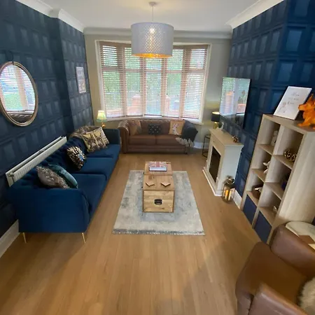 Ocean Hot Tub - Sleeps 11 * Blackpool