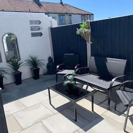Ocean Hot Tub - Sleeps 11 Holiday home Blackpool