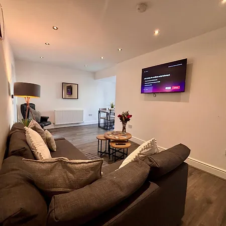 Apartment Franks 1 - Outdoor Courtyard - Sleeps 6 *
