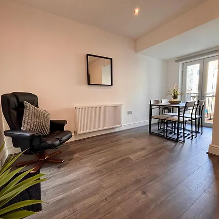 Apartment Franks 1 - Outdoor Courtyard - Sleeps 6 *