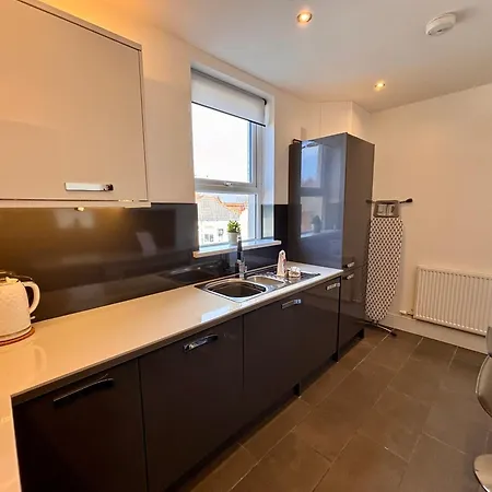 Franks 3 - Sleeps 4 *