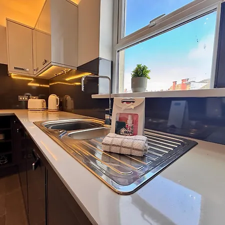 Franks 3 - Sleeps 4 Blackpool