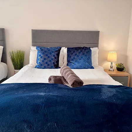 Franks 4 - Roof Terrace - Sleeps 6 Apartment
