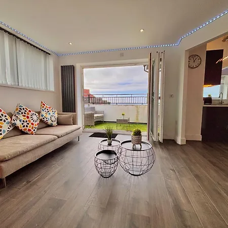 Franks 4 - Roof Terrace - Sleeps 6 Apartment Blackpool