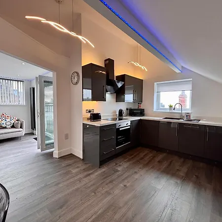 Apartment Franks 4 - Roof Terrace - Sleeps 6 Blackpool