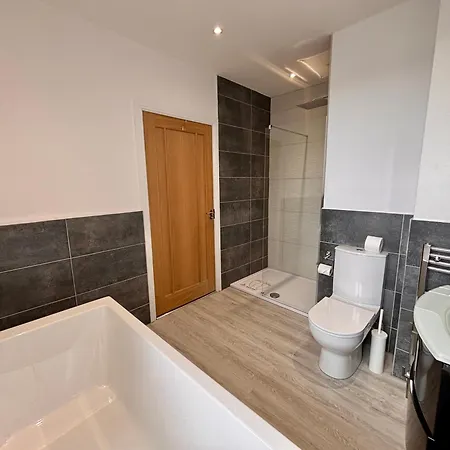Franks 4 - Roof Terrace - Sleeps 6 Blackpool