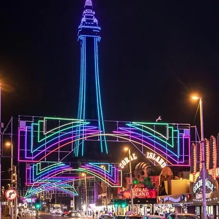 Willow - 3br - Sleeps 8 - Blackpool