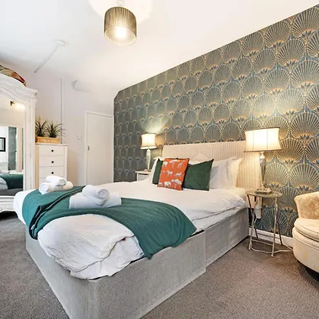 Regency By The Sea - A Spectacular Holiday home *