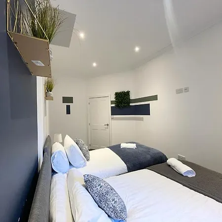South Pier Apartments - Close To Pleasure Beach And Seafront Apartment Blackpool
