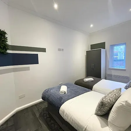 South Pier Apartments - Close To Pleasure Beach And Seafront Apartment Blackpool