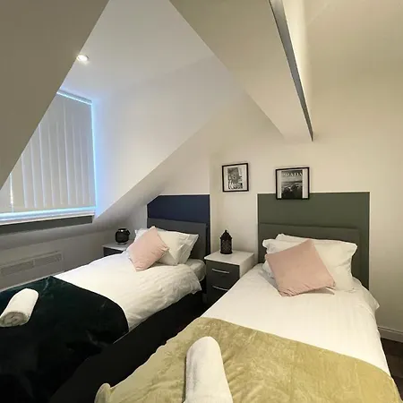 South Pier Apartments - Close To Pleasure Beach And Seafront *