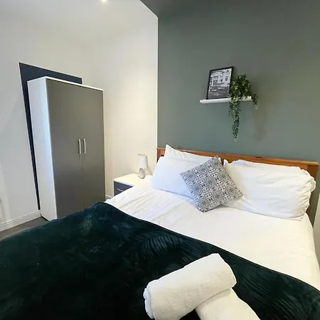 South Pier Apartments - Close To Pleasure Beach And Seafront Blackpool