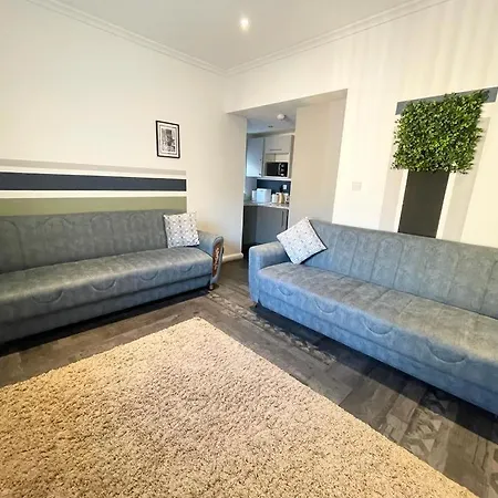 South Pier Apartments - Close To Pleasure Beach And Seafront * Blackpool
