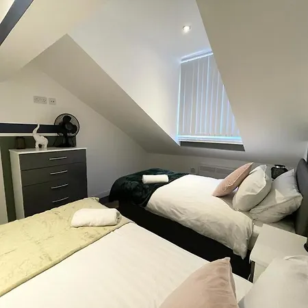South Pier Apartments - Close To Pleasure Beach And Seafront Apartment *
