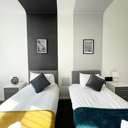 South Pier Apartments - Close To Pleasure Beach And Seafront Apartment