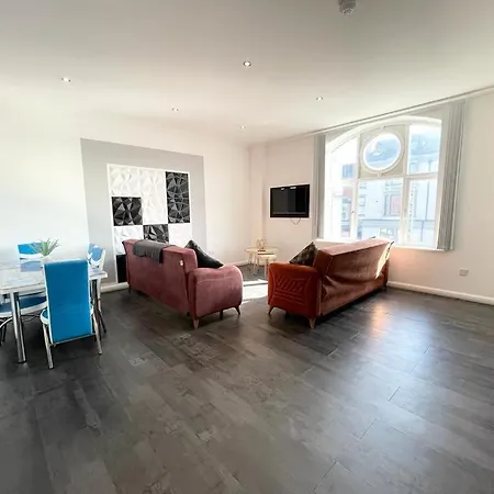 South Pier Apartments - Close To Pleasure Beach And Seafront Apartment *
