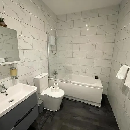 South Pier Apartments - Close To Pleasure Beach And Seafront