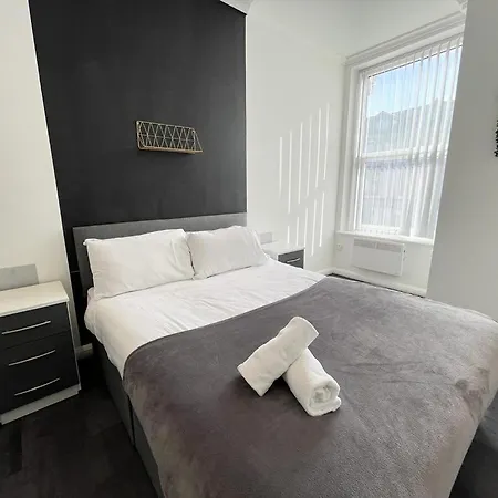 South Pier Apartments - Close To Pleasure Beach And Seafront Apartment