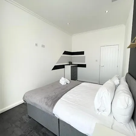 Apartment South Pier Apartments - Close To Pleasure Beach And Seafront *