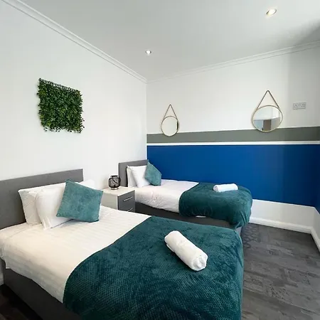 South Pier Apartments - Close To Pleasure Beach And Seafront Apartment Blackpool