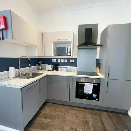 Apartment South Pier Apartments - Close To Pleasure Beach And Seafront *