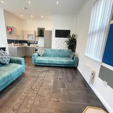 Apartment South Pier Apartments - Close To Pleasure Beach And Seafront Blackpool