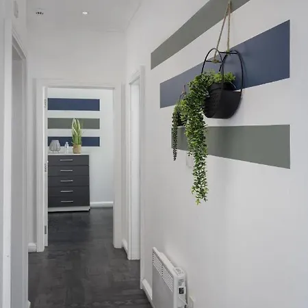 Apartment South Pier Apartments - Close To Pleasure Beach And Seafront