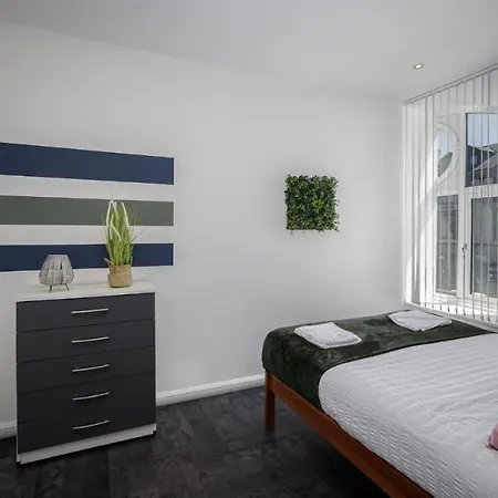 South Pier Apartments - Close To Pleasure Beach And Seafront Apartment