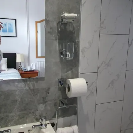 Holmeleigh Oda ve Kahvaltı 3*