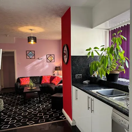 Winter Gardens Large Modern Holiday home