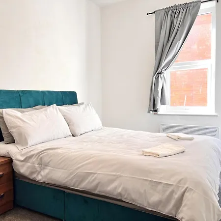 Apartment Two-bedroom Next To Winter Gardens With Free On-site Parking, Blackpool