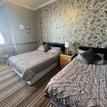 Guest house The Holmlea