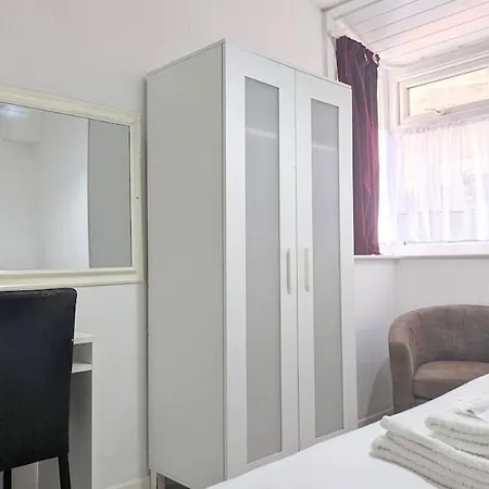Barton Beachside - Family Onebedroom Apartment, Double & Bunkbed - & Promenade Location - Over 21's, Family Friendly Only, Id Required