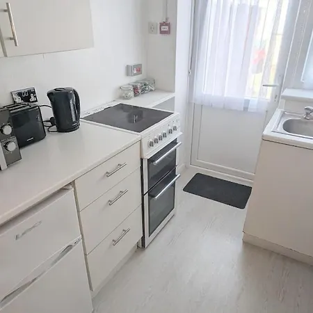 Barton Beachside - Family Onebedroom Apartment, Double & Bunkbed - & Promenade Location - Over 21's, Family Friendly Only, Id Required *