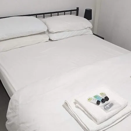 Apartment Barton Beachside - Family Onebedroom Apartment, Double & Bunkbed - & Promenade Location - Over 21's, Family Friendly Only, Id Required *