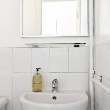 Apartment Barton Beachside - Family Onebedroom Apartment, Double & Bunkbed - & Promenade Location - Over 21's, Family Friendly Only, Id Required *