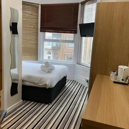 Oyo Wave Crest Otel