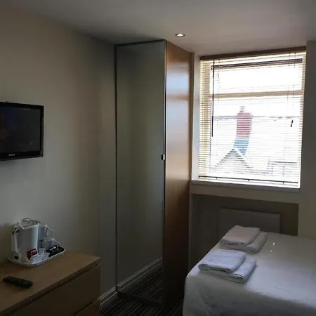 Otel Oyo Wave Crest Blackpool