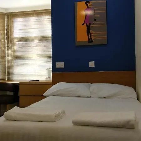 Oyo Wave Crest Otel