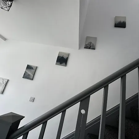 Melville House - Pet Friendly Blackpool