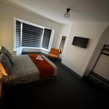 Melville House - Pet Friendly Holiday home