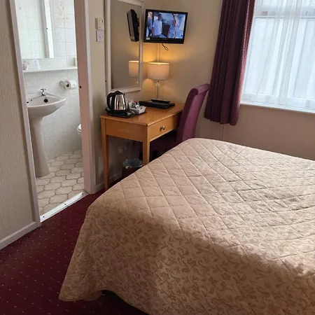 Adelaide House - Opposite Winter Gardens, Town Centre Hotel