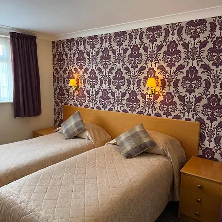 Hotel Adelaide House - Opposite Winter Gardens, Town Centre Blackpool