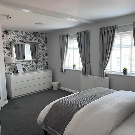 Chadberry House 3*